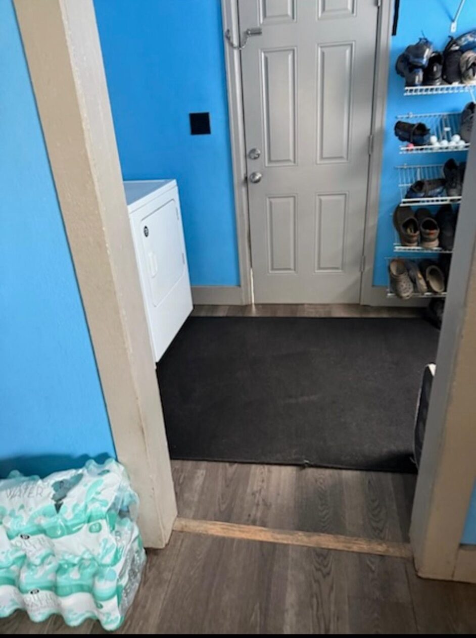 Entryway floor before cleaning